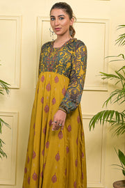 Rafia Seasonal Kurti - DPLK47